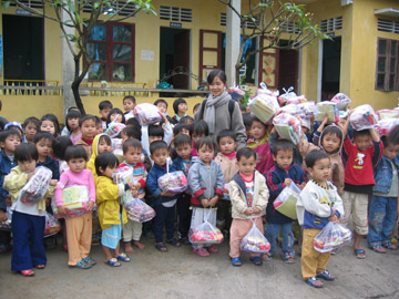 Anh-Huong with children of a nursery school