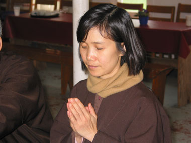 chị Chân Ý 