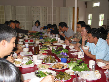 Bàn tiệc 2